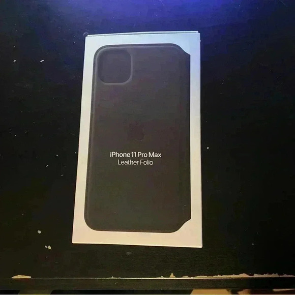 iPhone 11 Pro Max Leather Folio - Picture 1 of 7